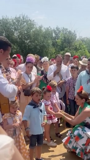 10K views · 802 reactions | “Y al compás de una guitarra, yo te lo digo cantando…” Romería de El Rocío #Flamenco #Flamenco24h #Flamenco24horas | Flamenco24h | Facebook