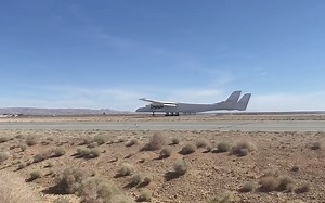 平流层发射 Stratolaunch巨型飞机起降过程