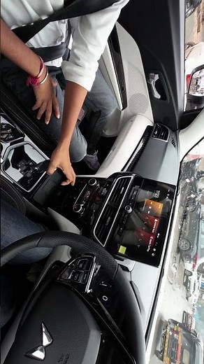 Mahindra XUV 3XO AX5 Diesel AMT | How to Operate the Automatic Gearbox #shorts