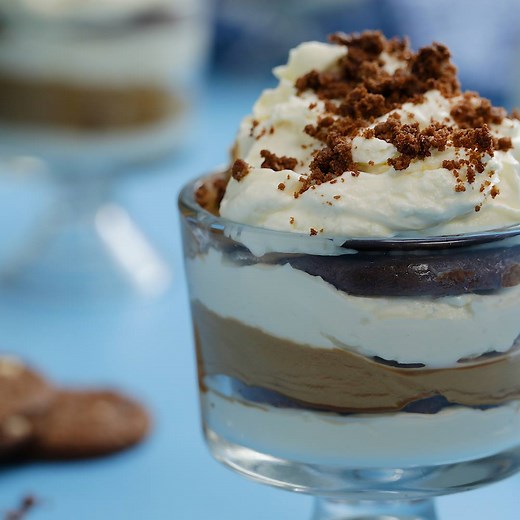 3.4M views · 9.4K shares | chocolate cookies: $3.00, heavy cream: $2.50, making tiramisu like a boss: PRICELESS Taste for Yourself: https://taste.md/2B1yUUR | Tastemade | Facebook