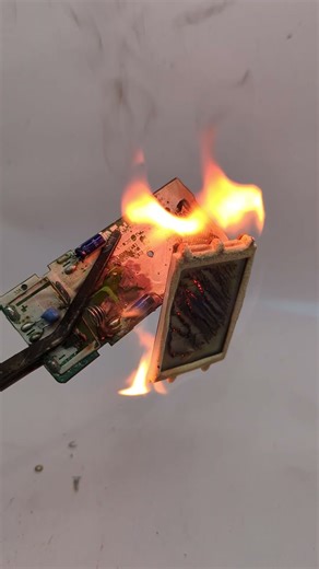 “Old Tech vs Fire 🔥 | Extreme Burn Test!” #asmr #experiements #satisfying