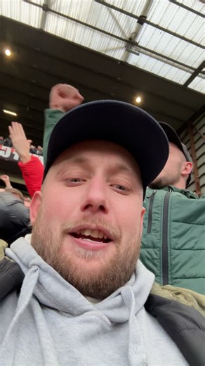 Manchester United Fan Community Insights