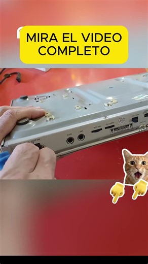 Carga tu celular con un viejo DVD