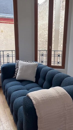 Le canapé LILO en bleu pour un salon parfait