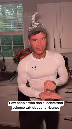 2.1M views · 66K reactions | PARENTS! Please stop taking these photos! #teacherlife #teachertips #parentingtips #firstdayofschool #schoolpictures | Mr. Williams PreK Pause | Facebook