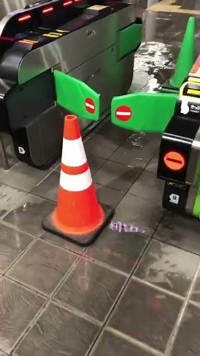 エラー起こした改札機 EG20