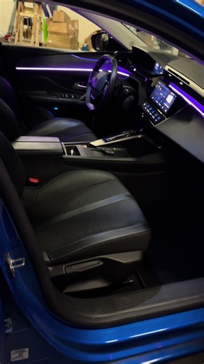 Installation des lumières d’ambiance pour Peugeot 308