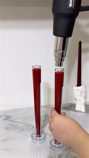 ‎شمع دستساز،شمع معطر،گیفت،شمع کیکی٫شمع خوراکی٫شمع لیوانی‎ on Instagram‎: "⁨ ⁨ ⁨ ⁨ رنگش🤤👌🏼 شمع قلمی ساده ۲۶ سانت که تو هر مناسبتی شیک ترینه👌🏼 قابل سفارش در رنگ مورد نظر خودتون❤️ هر دکوری داری فقط کافیه رنگشو بگی تا برات شمعشو بسازم😍 بدون شمعدان هم ایستایی داره کار❤️⁩⁩⁩⁩ #شمع #شمع_قلمی"‎