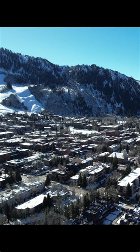 From gallery exhibitions to live performances, Aspen is buzzing with artistic energy this winter! Tap the link below for a curated roundup of arts & culture events you won't want to miss. 🖼️🎶 https://bit.ly/3wnOwPD | Visit Aspen