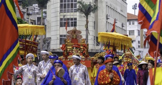 Hàng nghìn người dân tham gia Lễ hội đền Đức Ông Trần Quốc Nghiễn