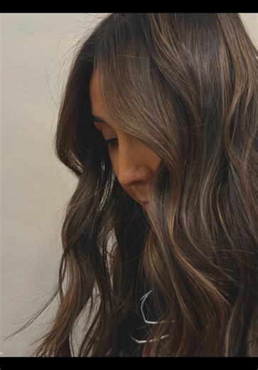 Stunning Hair Transformation with Highlights and Lowlights