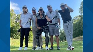Alice Cooper hits the links with GRCC golf coaches before concert