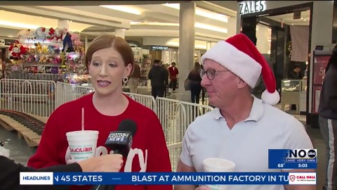 Thousands of last-minute shoppers head to Lakeside Shopping Center
