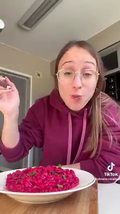 1.1M views · 19K reactions | . Pasta de remolacha para la cena  #remolacha #recetas #recetasfaciles #recetassaludables #pasta #pastalover #cena #cenasaludable | Sabores TikTok | Facebook