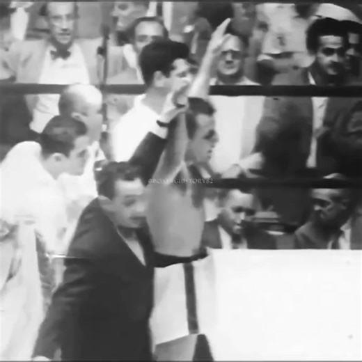 8.2K views · 232 reactions | Between the 1940s and 1950s, he became a symbol of the rawest kind of boxing, the one without masks or mercy. #JakeLaMotta | Jake LaMotta | Facebook