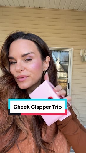 Cheek Clapper Trio is so beautiful and blendable. Warning- super pigmented! 💕 #blushtrio #onesizebeauty