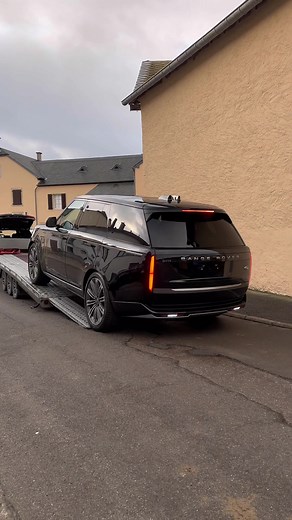 Unloading a Brand New Range Rover | Luxurious SUV Unveiling