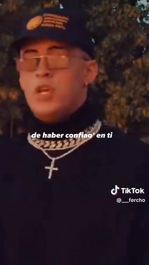 Bad Bunny Amorfoda 2017 Song Video: Original Version