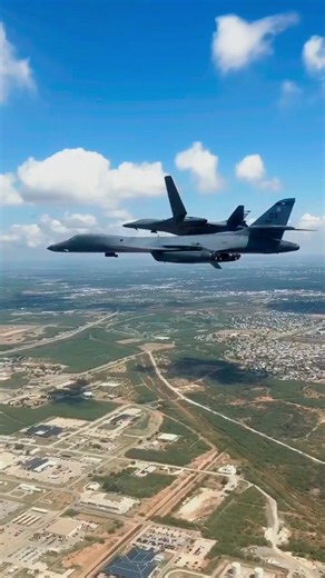 "The Bone Unleashed: B-1 Lancer’s Raw Power Takeoff!"#B1BLancer#USAF#MilitaryAviation#FighterJet