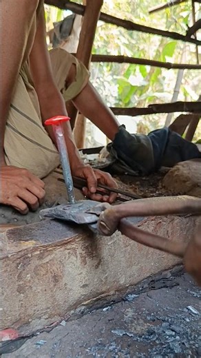 Amazing Traditional Blacksmithing: Forging Nails and Iron Tools! ⚒️🔥 #Blacksmith #Craftsmanship