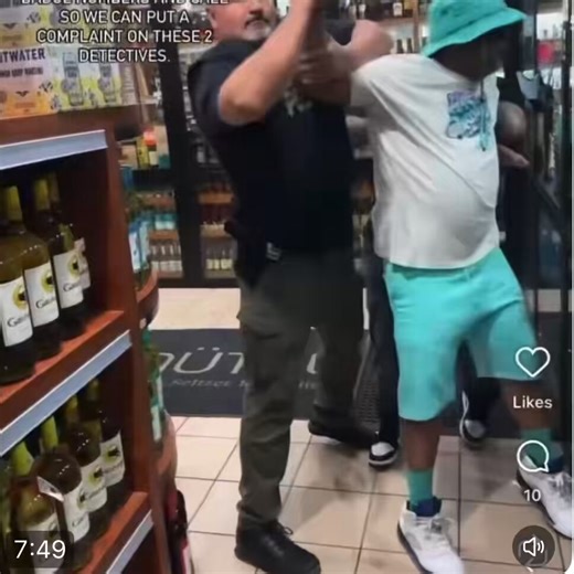 NYPD🚔•Narcotics detectives attempted to arrest a drug trafficker in a liquor store. •The suspect resisted arrest and in response….the officers used force.•Reasonable/lawful force does not look pretty. •All homeboy had to do was comply. *Zero issues w/ this one✔️