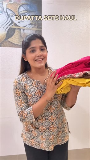 Aarti Jalgaonkar on Instagram: "Kurta sets from @nikshit_fashion_by_shital_ 😍 . . . #aartijalgaonkar #ajcontent #viral #aaru #haul #fashion"