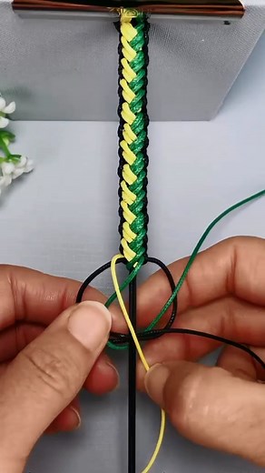1M views · 690 reactions | Instructions for tying a simple 3-color bracelet #craft #diy #diycrafts | Craft Home | Facebook