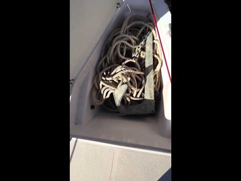 Tour of 1986 Catalina 27 Sailboat