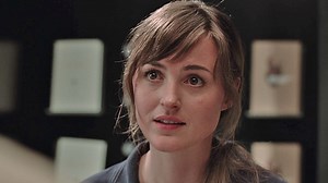 Julie (en 12 chapitres) Bande-annonce VO