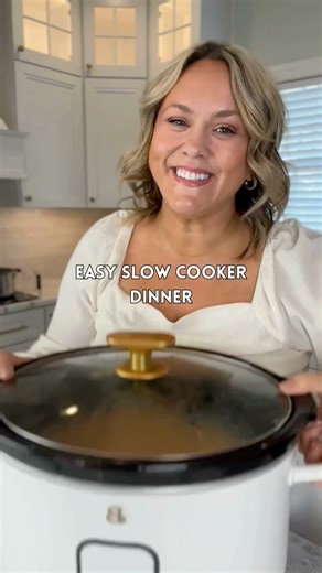 Say RECIPE and I’ll send it over. This slow cooker spaghetti sauce is a go-to when I want dinner handled ahead of time. Easy, reliable, and perfect for busy days. https://www.thediaryofarealhousewife.com/slow-cooker-spaghetti-sauce/ | The Diary of a Real Housewife - Jennie Duncan
