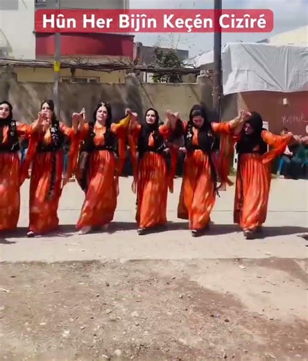 Kurdish Wedding Dance Music Culture and Colorful Traditional Clothing #wedding #dance #düğün