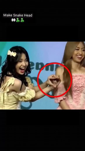 1.5M views · 9.3K reactions | Easy Trick to Make Snake Head | Tutorial | #fbreels #viral #snakehead #trending @followers Aliba Khan Gulab #shortsfeed #snake #snakehandtutorial #howtomakesnake #snakesdiscovery #easyhandtrick #50millionplusviews #cobraheadmaking #magicaltrick #snakebite #snakefeeding #snakehandtutorial #snakehead | Aliba Khan Gulab | Facebook