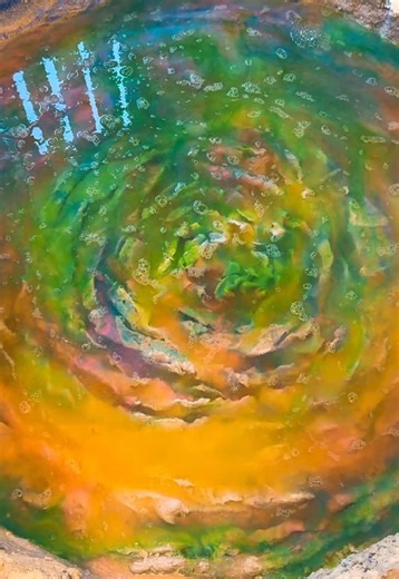 Laundry Overload with Comet Pool Cleaning Techniques