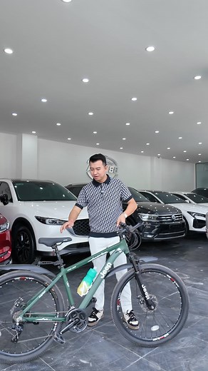 Cùng KHÁM PHÁ 5 màu bestseller của mẫu xe đạp Jeep BẢO HÀNH 10 NĂM - GIẢM 850k KHI XEM VIDEO NÀY ✅Hợp kim nhôm không mối hàn, vành 27,5 ✅3 đĩa 8 líp, phanh đĩa an toàn, củ đề chính hãng ----------------------------- Hàng chính hãng, quý khách hàng ĐƯỢC KIỂM TRA hàng trước khi thanh toán. | Thái Hoà 88 - Auto 88