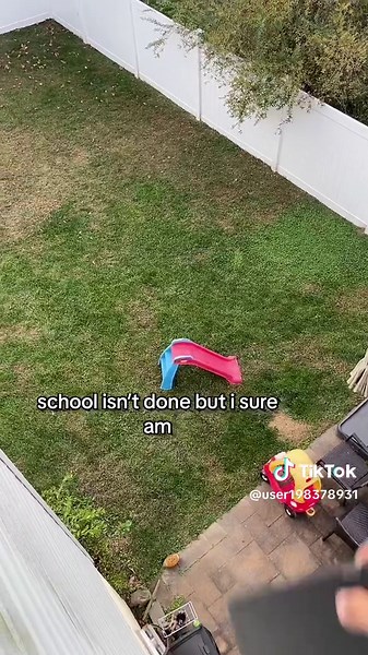 the chrome book survived… #user198378931 #fyp #viral #xybca #foryoupage #class #school #chromebook