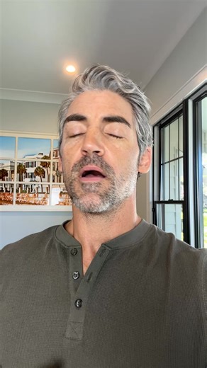 “I just purchased these and have been living in them. Stretchy, lightweight, insanely comfortable. I really couldn’t ask for more from a pair of jeans”. | Mott & Bow