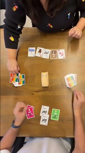 Throw Throw Burrito by Exploding Kittens - A Dodgeball Card Game