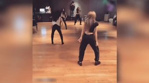 Lisa -Take Me性感舞蹈，结尾后面有彩蛋