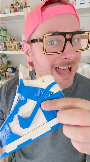 Building the Nike logo with LEGO