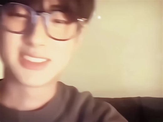 |12.03.201-12.03.26| Happy Birthday To Kim Min Kyu 🎂✨ Chúc mừng sinh nhật Ckiuu của mìnhh ! Hôm nay là một ngày thật đặc biệt vì thế giới đã có thêm cậu. Cảm ơn cậu vì luôn cố gắng, luôn tỏa sáng và mang đến cho mọi người thật nhiều niềm vui. Dù có thể không ở gần, nhưng bọn mình vẫn luôn dõi theo và ủng hộ cậu trên mọi chặng đường. Mong rằng năm mới của cậu sẽ có thật nhiều sức khỏe, hạnh phúc và đạt được tất cả những ước mơ của mình. Cứ tỏa sáng theo cách của cậu nhé, vì phía sau luôn có rất 