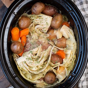 847K views · 3K reactions | This recipe for corned beef and cabbage couldn't be any easier! Recipe: https://www.themagicalslowcooker.com/corned-beef-and-cabbage/ | The Magical Slow Cooker | Facebook