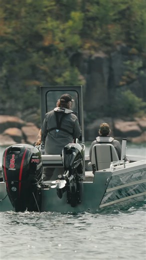 Thunder Jet on Instagram: "Meet the all new Rush Center Console. A heavy gauge aluminum workhorse built for anglers who want control and fishability. An open deck for 360 access. Welded grab rails. A smart cockpit that keeps you ready for anything. Powered by our tri structure reverse chine hull and flat pad bottom for a smooth dry and confident ride. Want a closer look? Tap the link in our bio to see everything this boat can do."