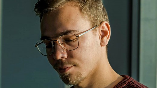 Men Who Are Deeply Insecure Always Slip Up In These 15 Ways