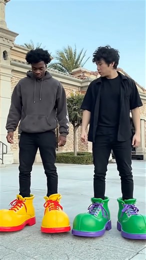 wood face itching 😂😂 #funny #memes #guess #asmr