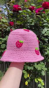 Crochet Pattern - Strawberry Kisses Bucket Hat by @essdeecrafts (PDF Only)|strawberry Shortcake Hat|cute Crochet|pink|coquette|cottage Core - Etsy