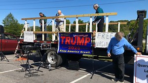 Amherst residents, local lawmakers attend 'reopen Virginia' tailgate