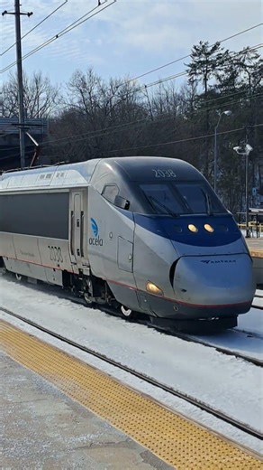 Amtrak Acela Express Train 2166 passing through Bowie State University Station #amtrak #trains