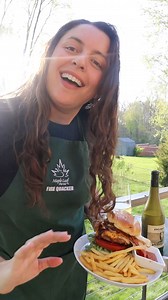 Today on #CookingWithLiv we are making Aussie Duck Burgers! 🍔 What makes a burger Australian? Aussies love to top their burgers "with the lot" with unique ingredients like beet root, pineapple, rocket (arugula), and of course BBQ sauce in addition to traditional burger toppings. We are serving these Duck burgers with classic Aussie chips/fries topped with chicken salt. Pair with a buttery Chardonnay from the wineries of West Australia. #ExploreDuckandWine Recipe👇 https://mapleleaffarms.com/rec