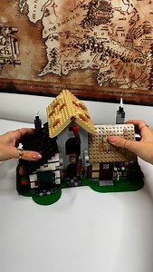 The best medieval LEGO set ever that you can get right now and has everything you need, is the Medieval Town Square! 🏰 🪵 It released this year on February 1st, retails for 229.99€/$ and consists of 3304 pieces - which is a really good price per piece ratio! 🪵 The set includes two separate buildings, which go really well together, but could also work as individual stand-alone sets - it really felt like I was building two sets in one. 🪵 The Medieval Town Square is based on the classic LEGO Cas