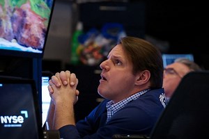 US stocks nosedive as Trump harangues Powell